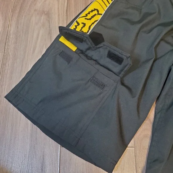 Fox Racing MTB Riding Shorts Sz 32 Ranger Style Ratcheting Waist Cargo Pockets - Picture 10 of 16
